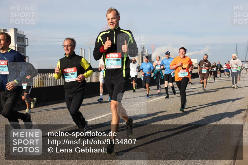03.10.2025 - Köhlbrandbrückenlauf Lena Gebhardt http://msf.ph/oto/9134807 03.10.2025 09:52:59 Position 2 558, 1464, 1201 meine-sportfotos.de