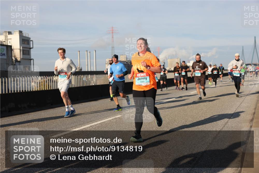 03.10.2025 - Köhlbrandbrückenlauf Lena Gebhardt http://msf.ph/oto/9134819 03.10.2025 09:53:00 Position 2 1350 meine-sportfotos.de