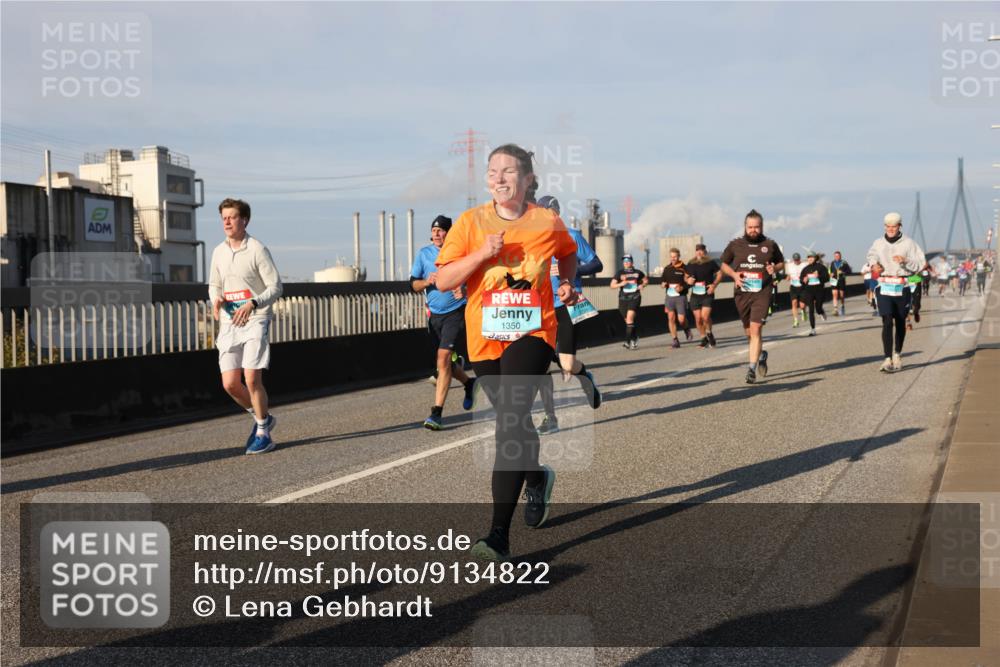 03.10.2025 - Köhlbrandbrückenlauf Lena Gebhardt http://msf.ph/oto/9134822 03.10.2025 09:53:00 Position 2 1350 meine-sportfotos.de