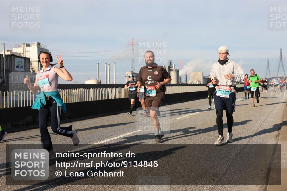 03.10.2025 - Köhlbrandbrückenlauf Lena Gebhardt http://msf.ph/oto/9134846 03.10.2025 09:53:02 Position 2 3818, 1544 meine-sportfotos.de