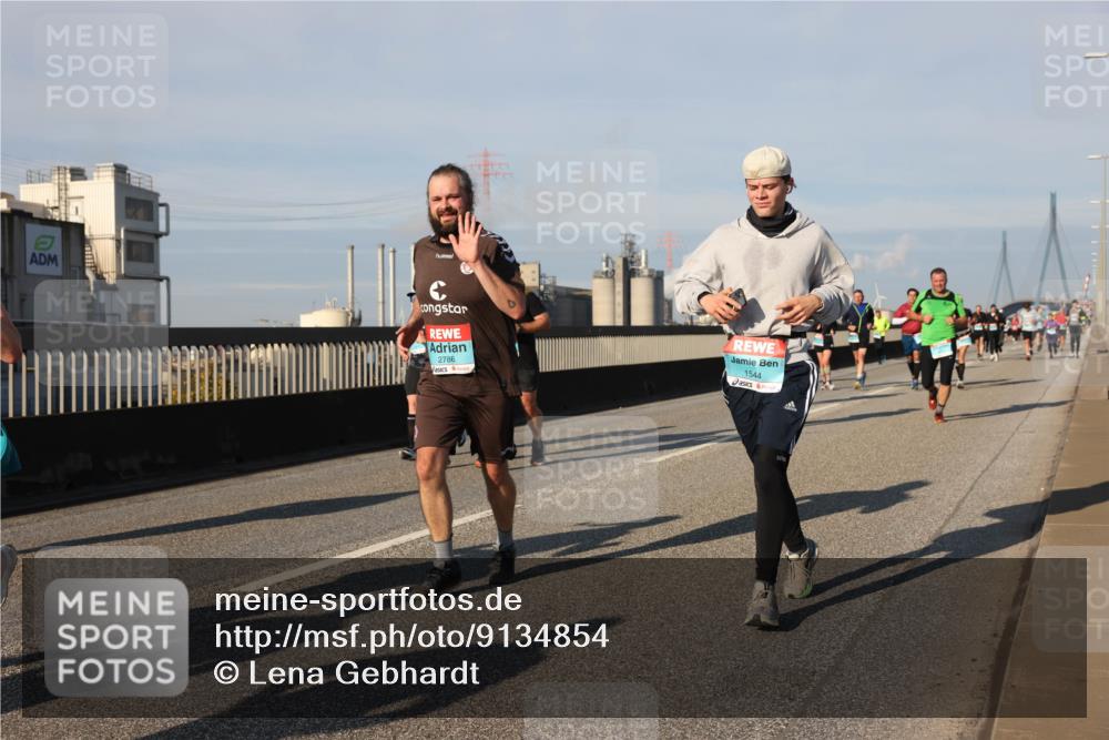 03.10.2025 - Köhlbrandbrückenlauf Lena Gebhardt http://msf.ph/oto/9134854 03.10.2025 09:53:02 Position 2 2786, 1544 meine-sportfotos.de