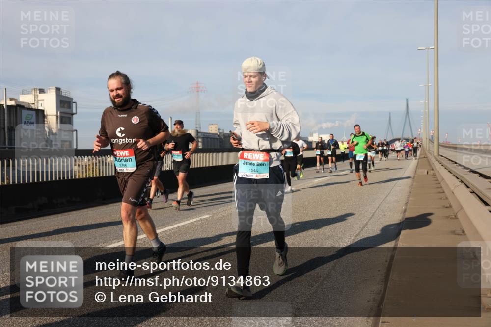 03.10.2025 - Köhlbrandbrückenlauf Lena Gebhardt http://msf.ph/oto/9134863 03.10.2025 09:53:03 Position 2 2786, 1544 meine-sportfotos.de