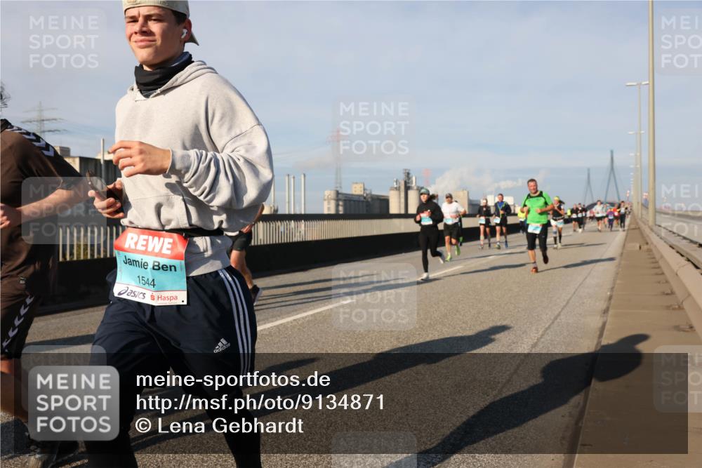 03.10.2025 - Köhlbrandbrückenlauf Lena Gebhardt http://msf.ph/oto/9134871 03.10.2025 09:53:03 Position 2 1544 meine-sportfotos.de
