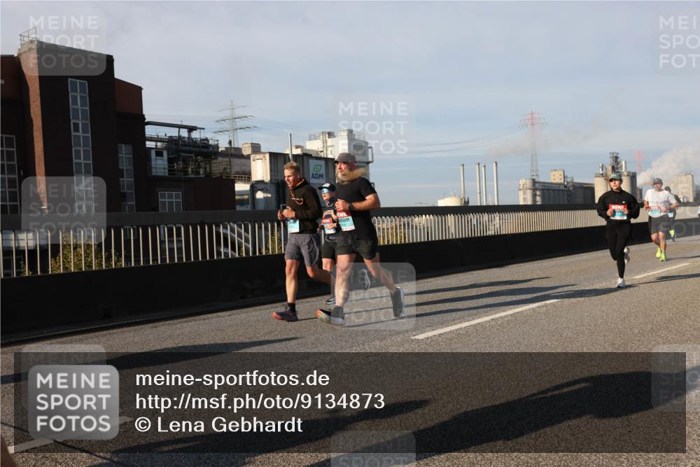 03.10.2025 - Köhlbrandbrückenlauf Lena Gebhardt http://msf.ph/oto/9134873 03.10.2025 09:53:04 Position 2  meine-sportfotos.de