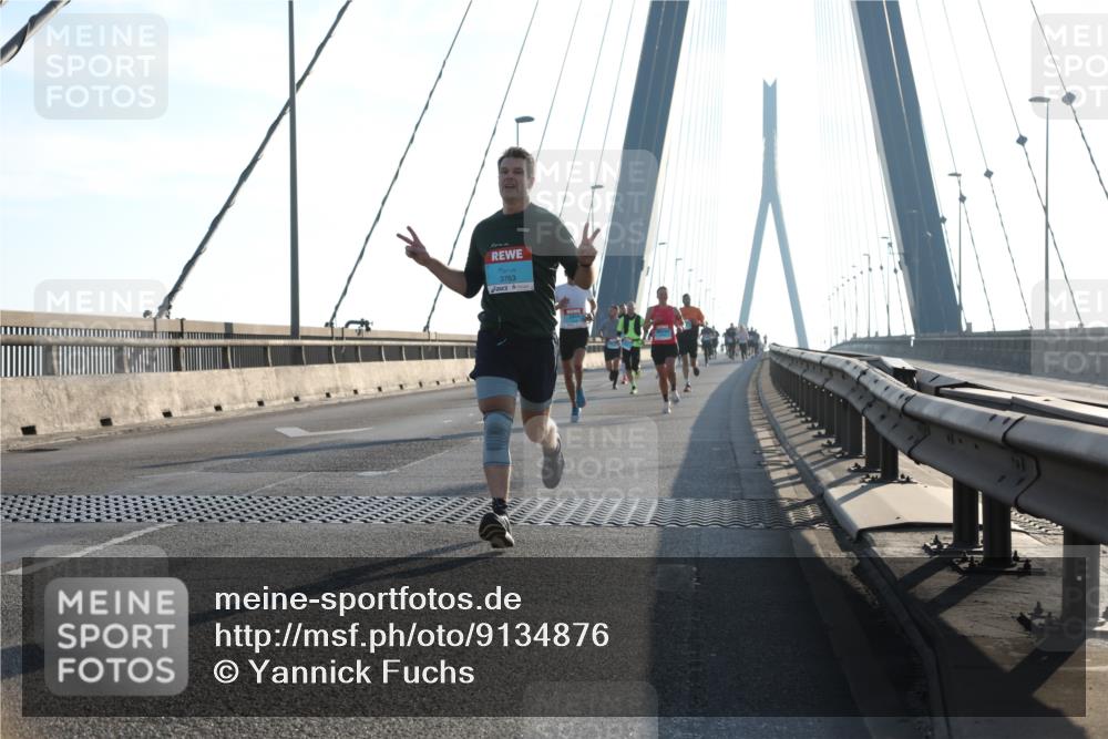 03.10.2025 - Köhlbrandbrückenlauf Yannick Fuchs http://msf.ph/oto/9134876 03.10.2025 08:22:06 Position 1 3763 meine-sportfotos.de