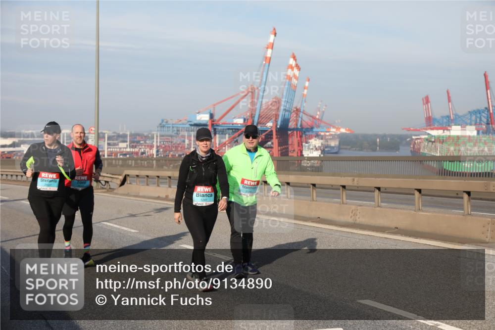 03.10.2025 - Köhlbrandbrückenlauf Yannick Fuchs http://msf.ph/oto/9134890 03.10.2025 09:12:10 Position 2 2607, 1241, 3396 meine-sportfotos.de