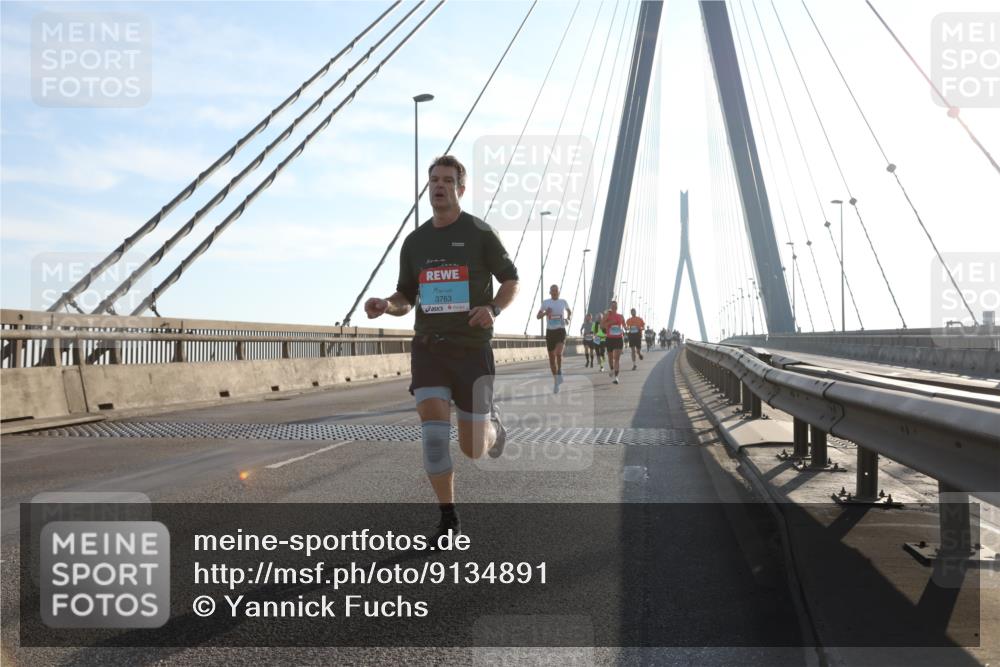 03.10.2025 - Köhlbrandbrückenlauf Yannick Fuchs http://msf.ph/oto/9134891 03.10.2025 08:22:06 Position 1 3763 meine-sportfotos.de