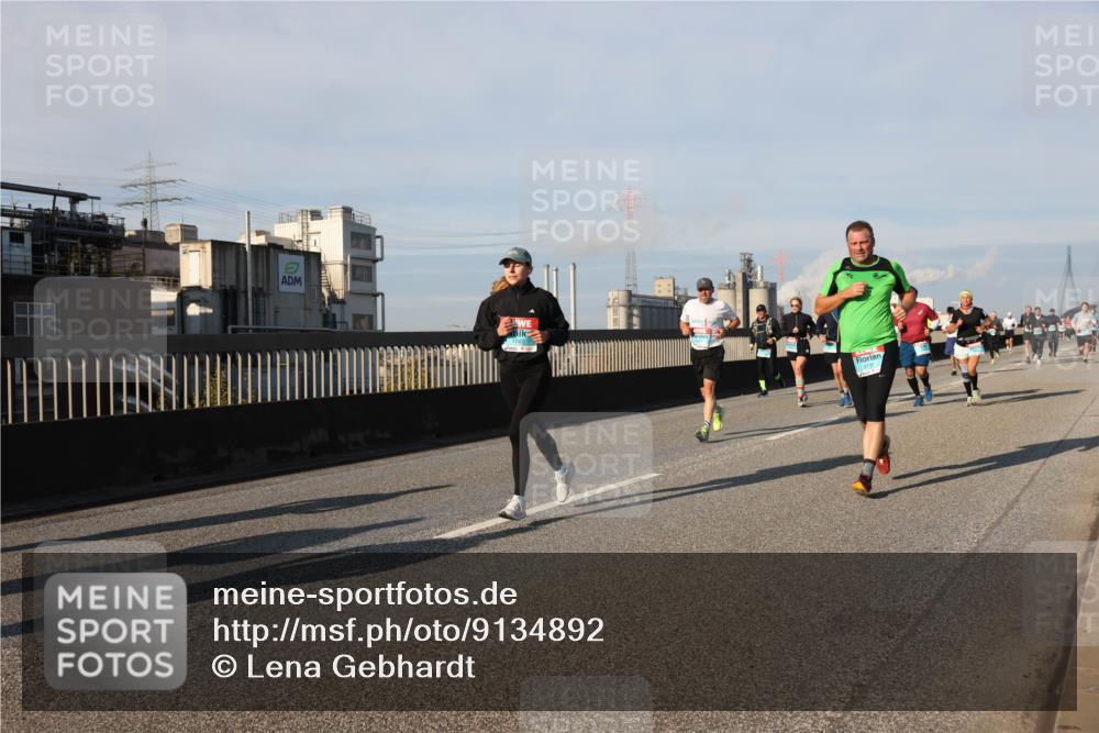 03.10.2025 - Köhlbrandbrückenlauf Lena Gebhardt http://msf.ph/oto/9134892 03.10.2025 09:53:05 Position 2  meine-sportfotos.de