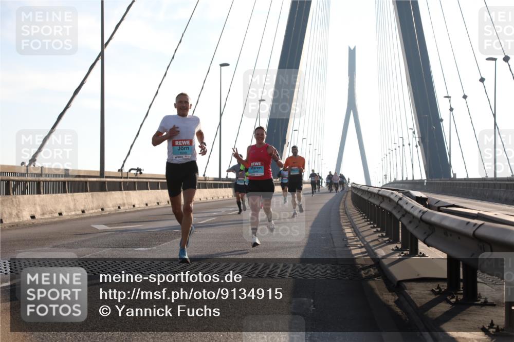 03.10.2025 - Köhlbrandbrückenlauf Yannick Fuchs http://msf.ph/oto/9134915 03.10.2025 08:22:08 Position 1  meine-sportfotos.de