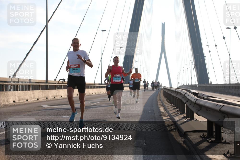 03.10.2025 - Köhlbrandbrückenlauf Yannick Fuchs http://msf.ph/oto/9134924 03.10.2025 08:22:08 Position 1 1048 meine-sportfotos.de