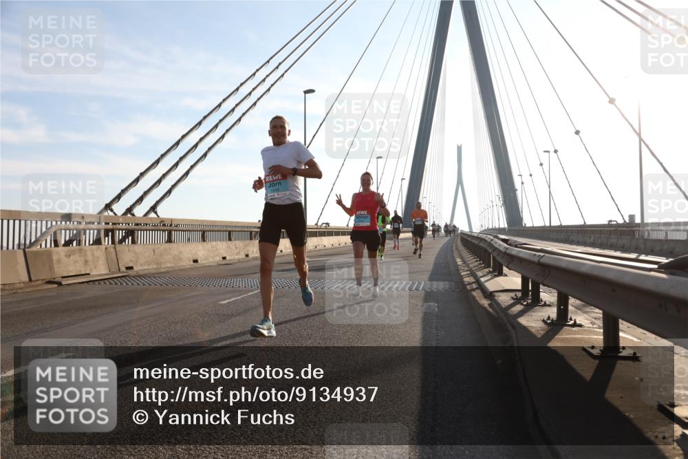 03.10.2025 - Köhlbrandbrückenlauf Yannick Fuchs http://msf.ph/oto/9134937 03.10.2025 08:22:09 Position 1 1048 meine-sportfotos.de