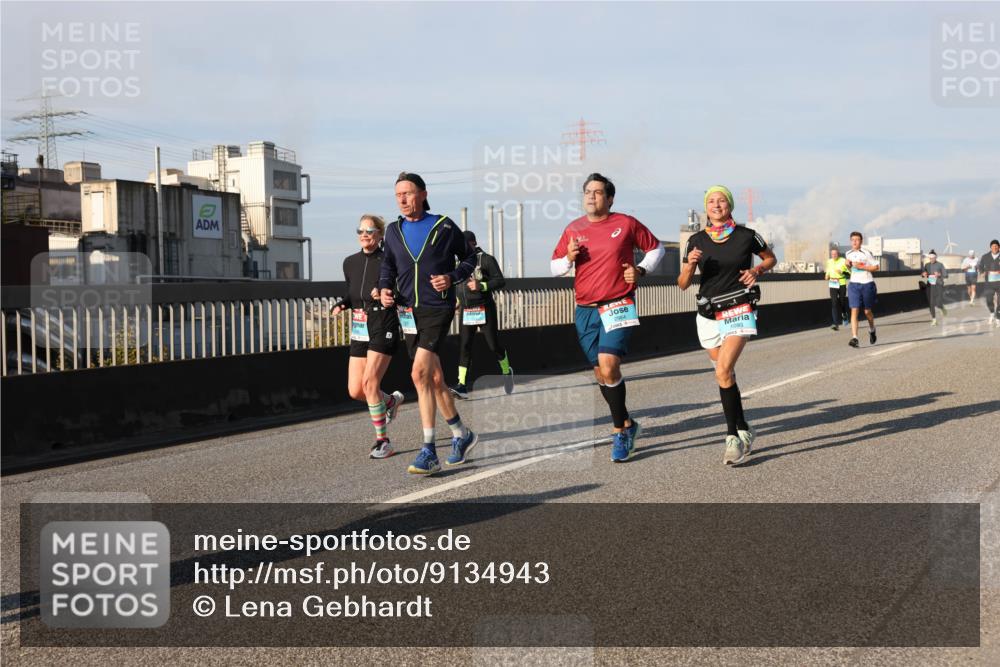 03.10.2025 - Köhlbrandbrückenlauf Lena Gebhardt http://msf.ph/oto/9134943 03.10.2025 09:53:08 Position 2 2964, 1093 meine-sportfotos.de