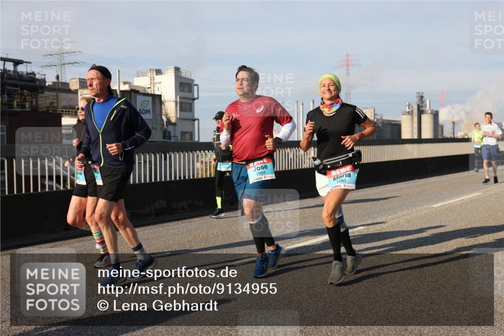 03.10.2025 - Köhlbrandbrückenlauf Lena Gebhardt http://msf.ph/oto/9134955 03.10.2025 09:53:09 Position 2 2964, 1093 meine-sportfotos.de