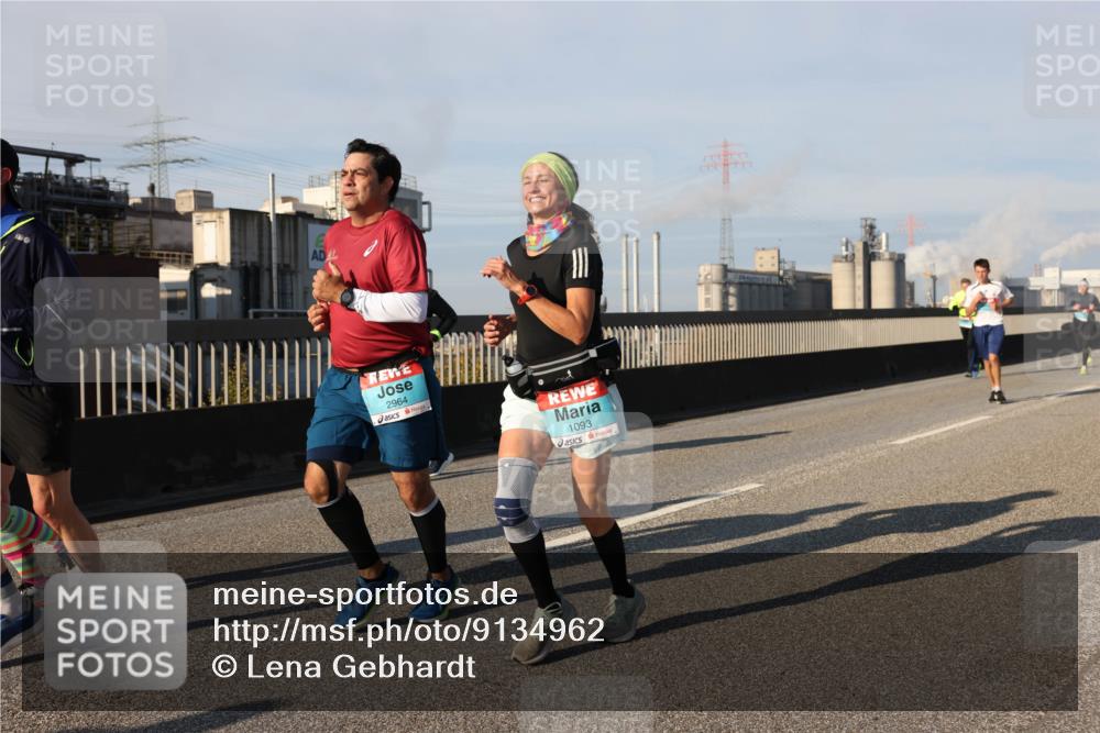 03.10.2025 - Köhlbrandbrückenlauf Lena Gebhardt http://msf.ph/oto/9134962 03.10.2025 09:53:09 Position 2 2964, 1093 meine-sportfotos.de