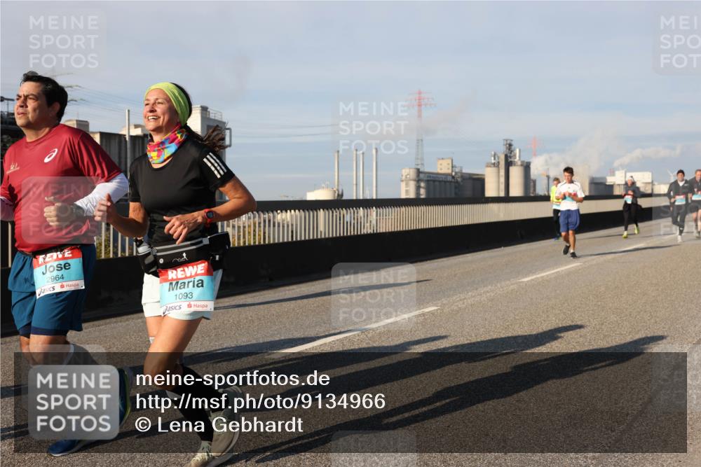 03.10.2025 - Köhlbrandbrückenlauf Lena Gebhardt http://msf.ph/oto/9134966 03.10.2025 09:53:09 Position 2 2964, 1093 meine-sportfotos.de