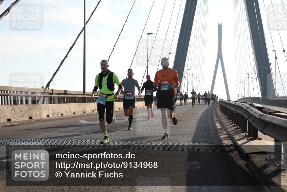 03.10.2025 - Köhlbrandbrückenlauf Yannick Fuchs http://msf.ph/oto/9134968 03.10.2025 08:22:11 Position 1  meine-sportfotos.de