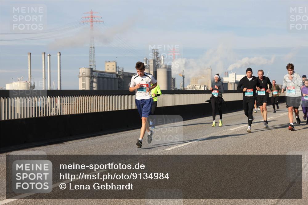 03.10.2025 - Köhlbrandbrückenlauf Lena Gebhardt http://msf.ph/oto/9134984 03.10.2025 09:53:11 Position 2  meine-sportfotos.de