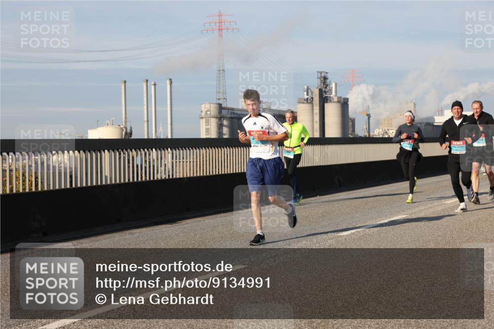 03.10.2025 - Köhlbrandbrückenlauf Lena Gebhardt http://msf.ph/oto/9134991 03.10.2025 09:53:11 Position 2  meine-sportfotos.de