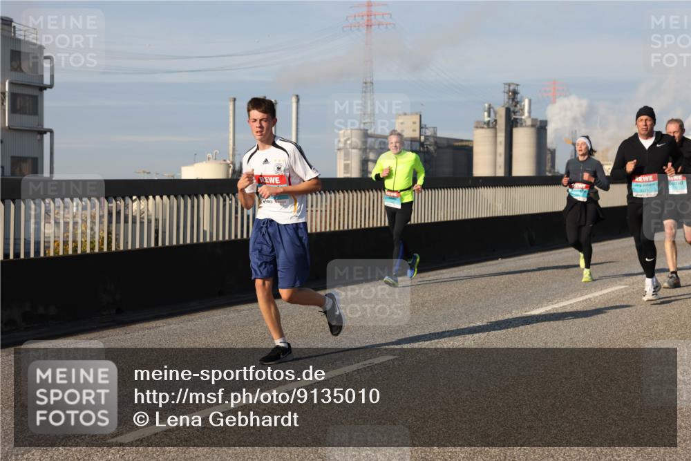 03.10.2025 - Köhlbrandbrückenlauf Lena Gebhardt http://msf.ph/oto/9135010 03.10.2025 09:53:12 Position 2 3321 meine-sportfotos.de