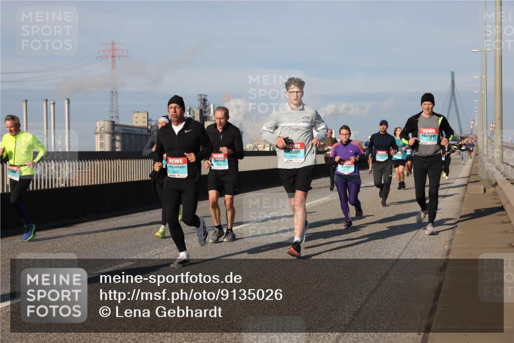 03.10.2025 - Köhlbrandbrückenlauf Lena Gebhardt http://msf.ph/oto/9135026 03.10.2025 09:53:13 Position 2 2040, 3321 meine-sportfotos.de
