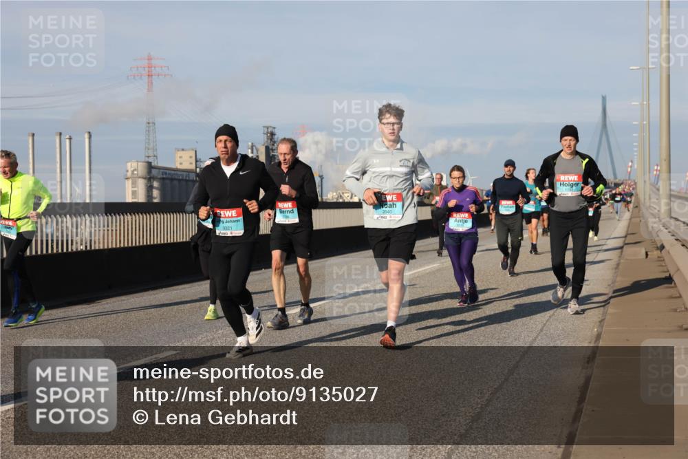 03.10.2025 - Köhlbrandbrückenlauf Lena Gebhardt http://msf.ph/oto/9135027 03.10.2025 09:53:13 Position 2 2040, 3321 meine-sportfotos.de