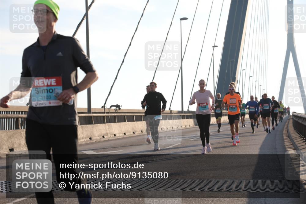 03.10.2025 - Köhlbrandbrückenlauf Yannick Fuchs http://msf.ph/oto/9135080 03.10.2025 08:22:22 Position 1 1103 meine-sportfotos.de