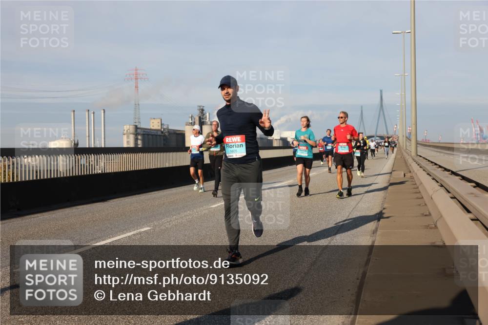 03.10.2025 - Köhlbrandbrückenlauf Lena Gebhardt http://msf.ph/oto/9135092 03.10.2025 09:53:16 Position 2 1605 meine-sportfotos.de