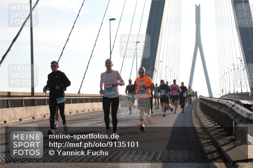 03.10.2025 - Köhlbrandbrückenlauf Yannick Fuchs http://msf.ph/oto/9135101 03.10.2025 08:22:23 Position 1 1251 meine-sportfotos.de