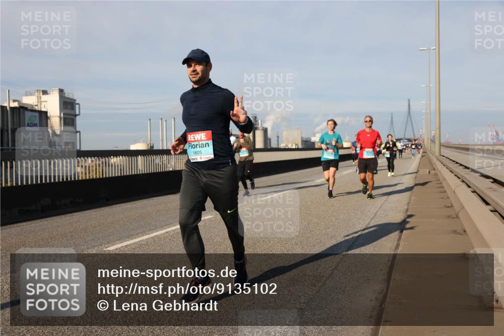 03.10.2025 - Köhlbrandbrückenlauf Lena Gebhardt http://msf.ph/oto/9135102 03.10.2025 09:53:17 Position 2 1605 meine-sportfotos.de