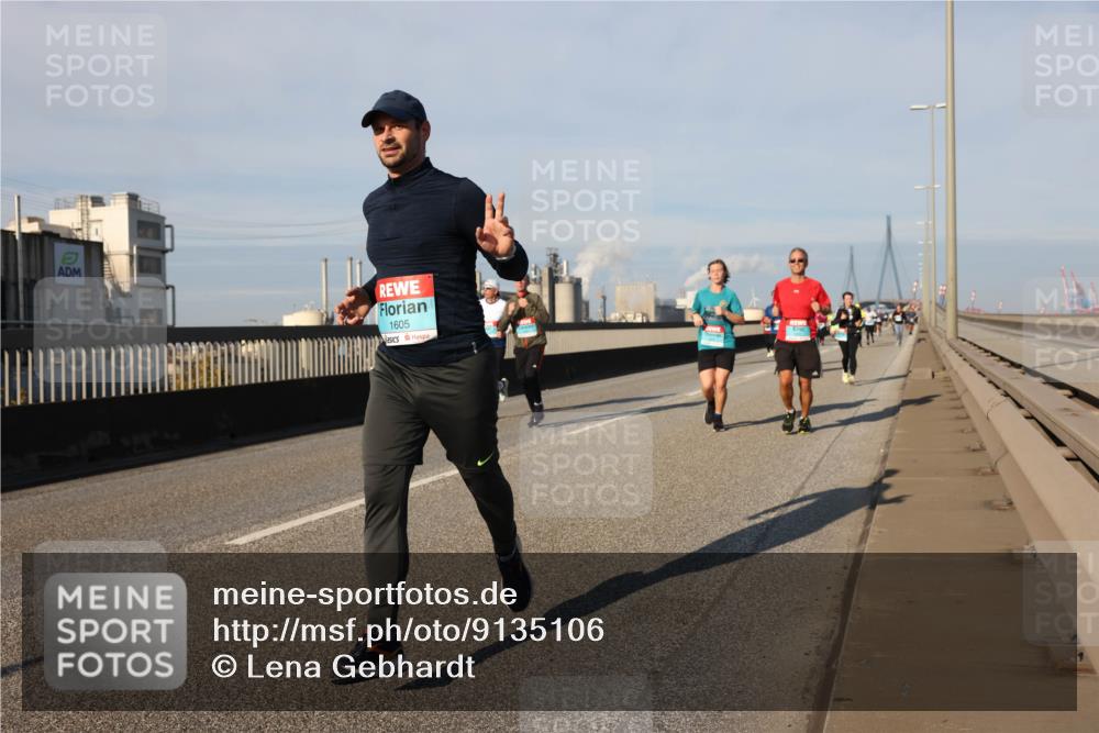 03.10.2025 - Köhlbrandbrückenlauf Lena Gebhardt http://msf.ph/oto/9135106 03.10.2025 09:53:17 Position 2 1605 meine-sportfotos.de