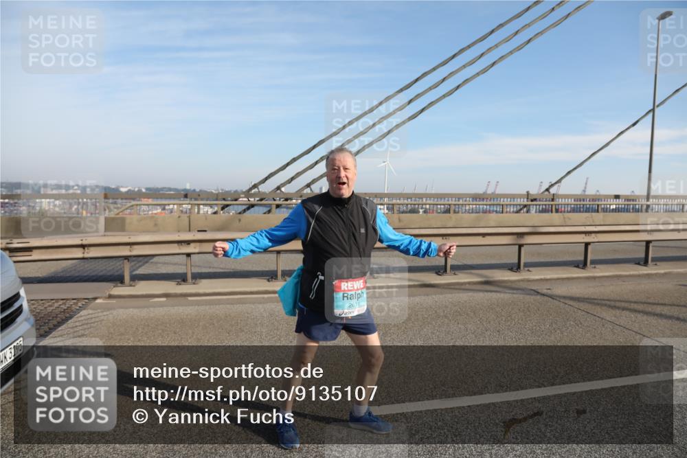 03.10.2025 - Köhlbrandbrückenlauf Yannick Fuchs http://msf.ph/oto/9135107 03.10.2025 09:14:20 Position 2 3195, 261 meine-sportfotos.de