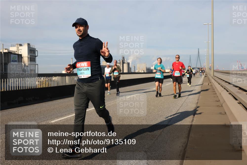 03.10.2025 - Köhlbrandbrückenlauf Lena Gebhardt http://msf.ph/oto/9135109 03.10.2025 09:53:17 Position 2 1605 meine-sportfotos.de