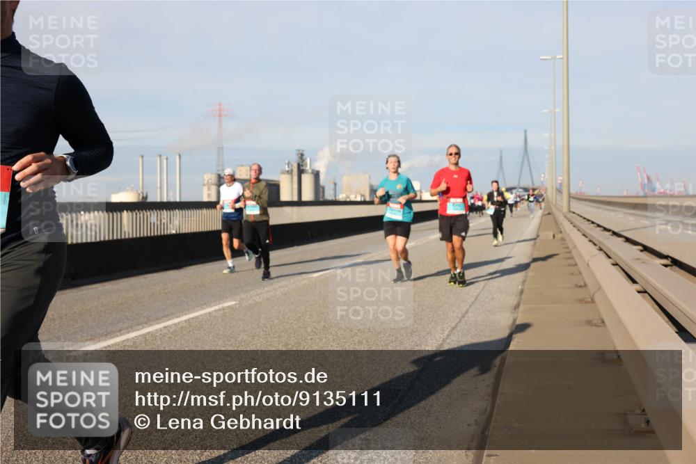 03.10.2025 - Köhlbrandbrückenlauf Lena Gebhardt http://msf.ph/oto/9135111 03.10.2025 09:53:17 Position 2  meine-sportfotos.de