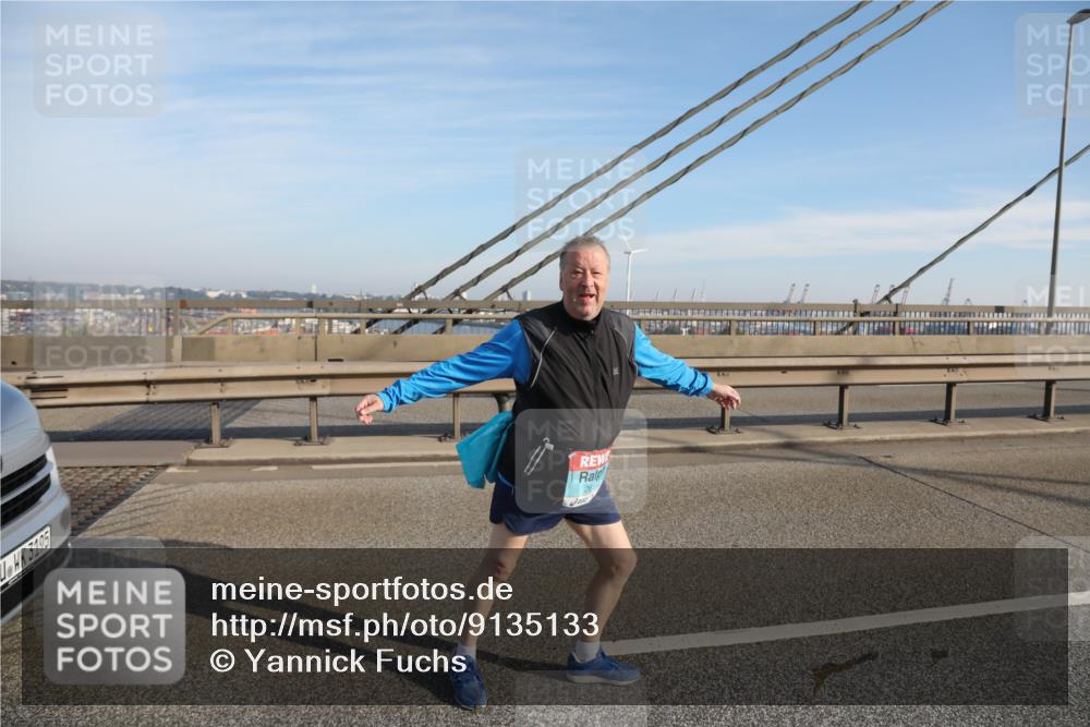 03.10.2025 - Köhlbrandbrückenlauf Yannick Fuchs http://msf.ph/oto/9135133 03.10.2025 09:14:21 Position 2 3195, 261 meine-sportfotos.de