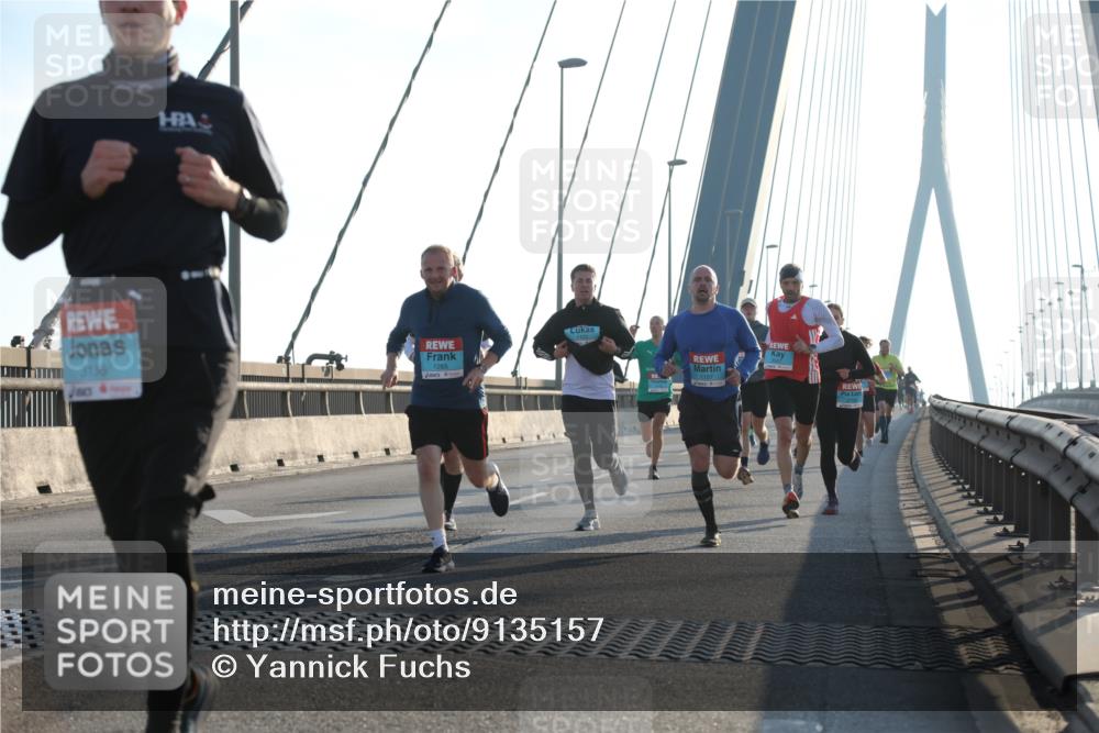 03.10.2025 - Köhlbrandbrückenlauf Yannick Fuchs http://msf.ph/oto/9135157 03.10.2025 08:22:27 Position 1 3136, 1265, 1157 meine-sportfotos.de