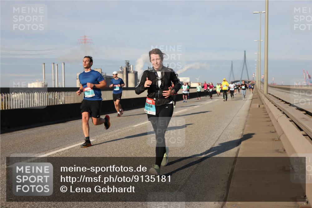 03.10.2025 - Köhlbrandbrückenlauf Lena Gebhardt http://msf.ph/oto/9135181 03.10.2025 09:53:21 Position 2 1679 meine-sportfotos.de
