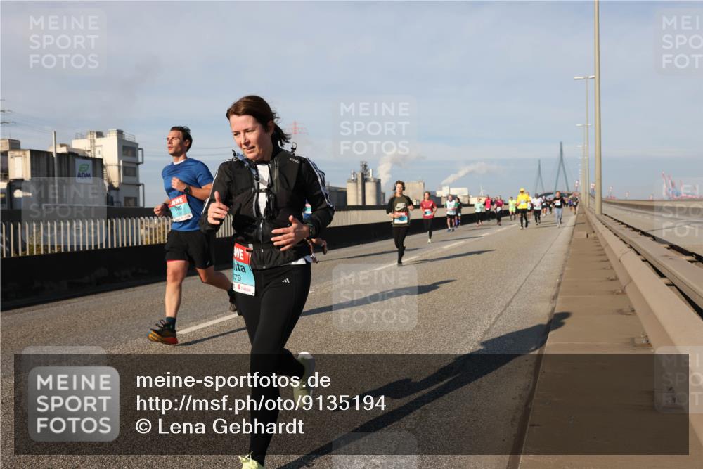03.10.2025 - Köhlbrandbrückenlauf Lena Gebhardt http://msf.ph/oto/9135194 03.10.2025 09:53:22 Position 2 79 meine-sportfotos.de