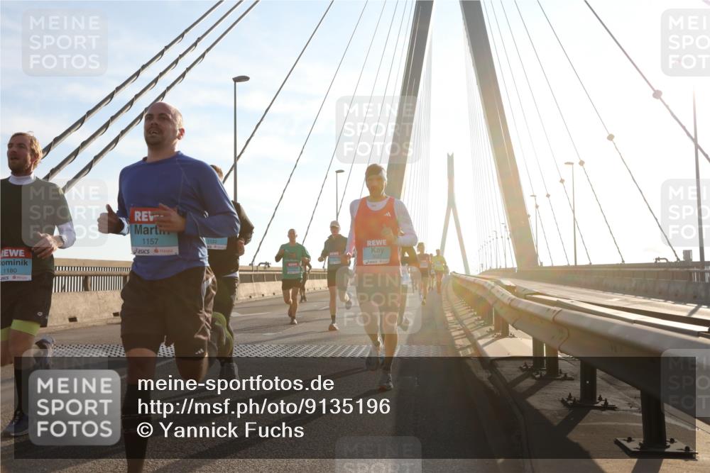 03.10.2025 - Köhlbrandbrückenlauf Yannick Fuchs http://msf.ph/oto/9135196 03.10.2025 08:22:30 Position 1 1180, 1157, 1122 meine-sportfotos.de