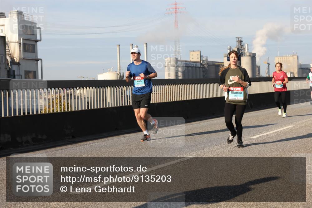 03.10.2025 - Köhlbrandbrückenlauf Lena Gebhardt http://msf.ph/oto/9135203 03.10.2025 09:53:23 Position 2 4, 2471 meine-sportfotos.de