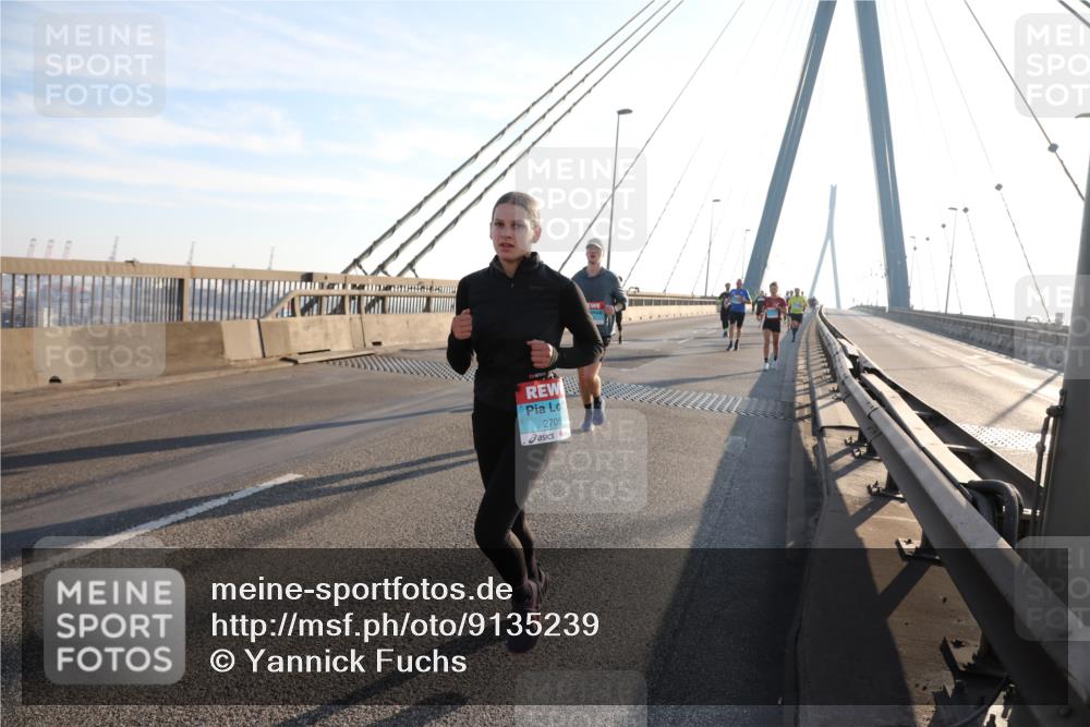 03.10.2025 - Köhlbrandbrückenlauf Yannick Fuchs http://msf.ph/oto/9135239 03.10.2025 08:22:31 Position 1 2708 meine-sportfotos.de