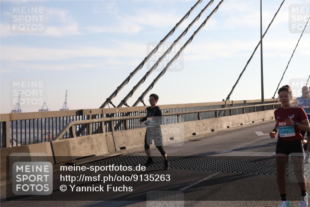 03.10.2025 - Köhlbrandbrückenlauf Yannick Fuchs http://msf.ph/oto/9135263 03.10.2025 08:22:33 Position 1 3376 meine-sportfotos.de