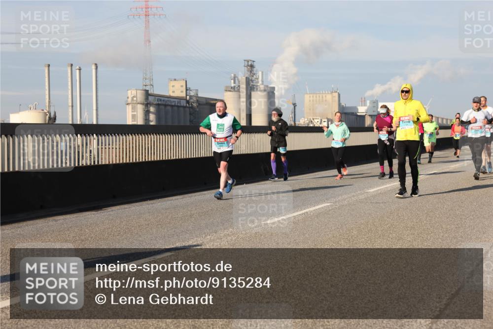03.10.2025 - Köhlbrandbrückenlauf Lena Gebhardt http://msf.ph/oto/9135284 03.10.2025 09:53:27 Position 2 1701 meine-sportfotos.de
