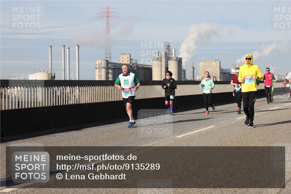 03.10.2025 - Köhlbrandbrückenlauf Lena Gebhardt http://msf.ph/oto/9135289 03.10.2025 09:53:27 Position 2  meine-sportfotos.de