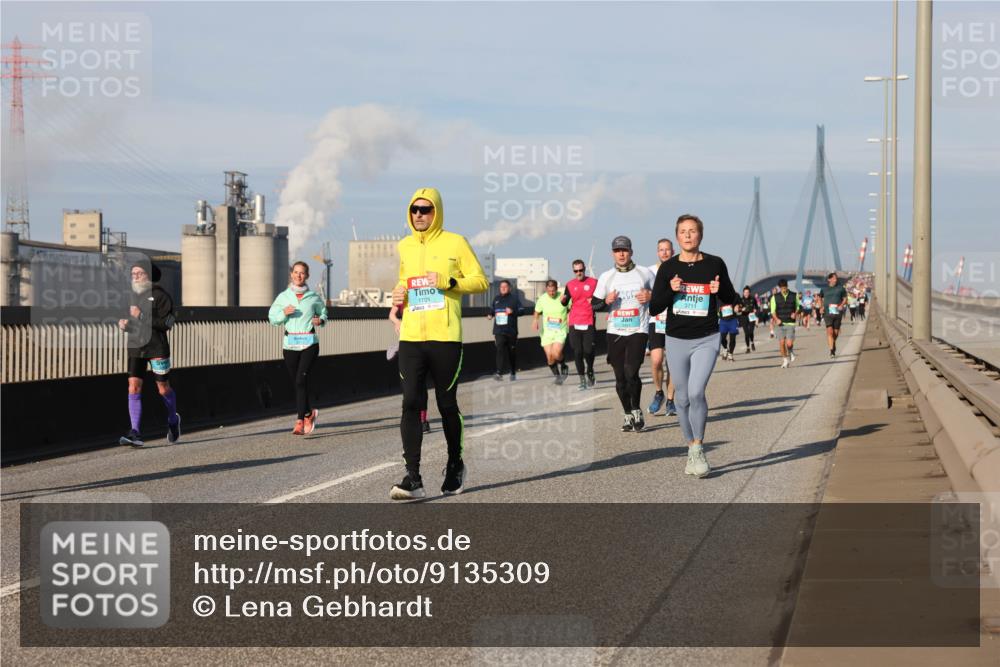 03.10.2025 - Köhlbrandbrückenlauf Lena Gebhardt http://msf.ph/oto/9135309 03.10.2025 09:53:28 Position 2 1701, 3711 meine-sportfotos.de