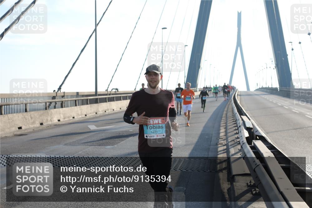 03.10.2025 - Köhlbrandbrückenlauf Yannick Fuchs http://msf.ph/oto/9135394 03.10.2025 08:22:40 Position 1 1421 meine-sportfotos.de