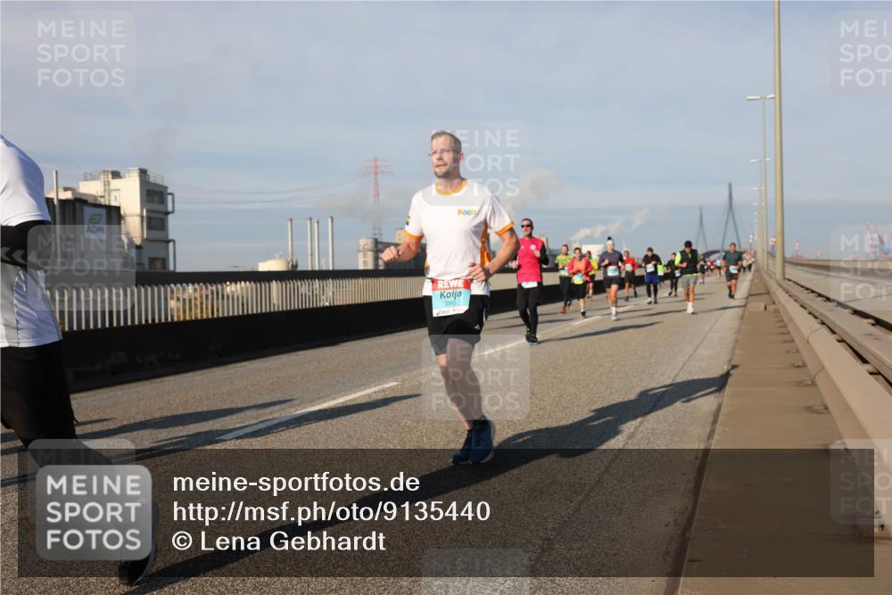03.10.2025 - Köhlbrandbrückenlauf Lena Gebhardt http://msf.ph/oto/9135440 03.10.2025 09:53:33 Position 2 3345 meine-sportfotos.de