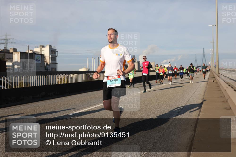 03.10.2025 - Köhlbrandbrückenlauf Lena Gebhardt http://msf.ph/oto/9135451 03.10.2025 09:53:33 Position 2 3345 meine-sportfotos.de