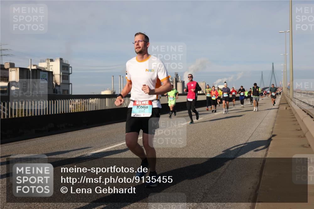 03.10.2025 - Köhlbrandbrückenlauf Lena Gebhardt http://msf.ph/oto/9135455 03.10.2025 09:53:33 Position 2 3345 meine-sportfotos.de