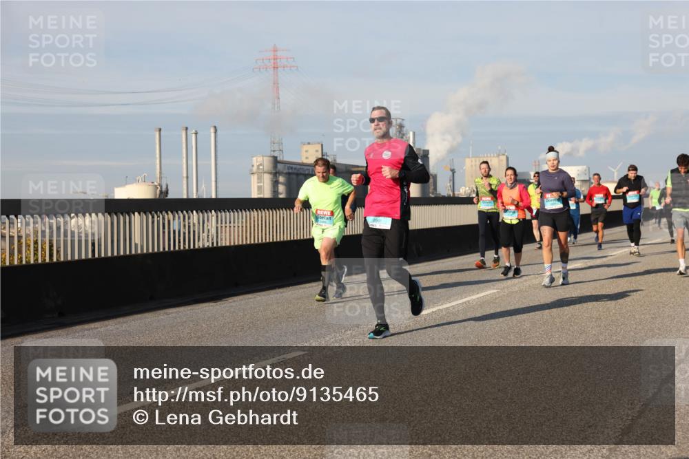 03.10.2025 - Köhlbrandbrückenlauf Lena Gebhardt http://msf.ph/oto/9135465 03.10.2025 09:53:34 Position 2 2941 meine-sportfotos.de