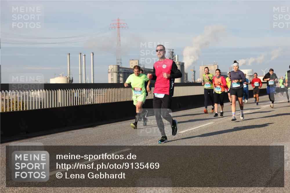 03.10.2025 - Köhlbrandbrückenlauf Lena Gebhardt http://msf.ph/oto/9135469 03.10.2025 09:53:34 Position 2  meine-sportfotos.de